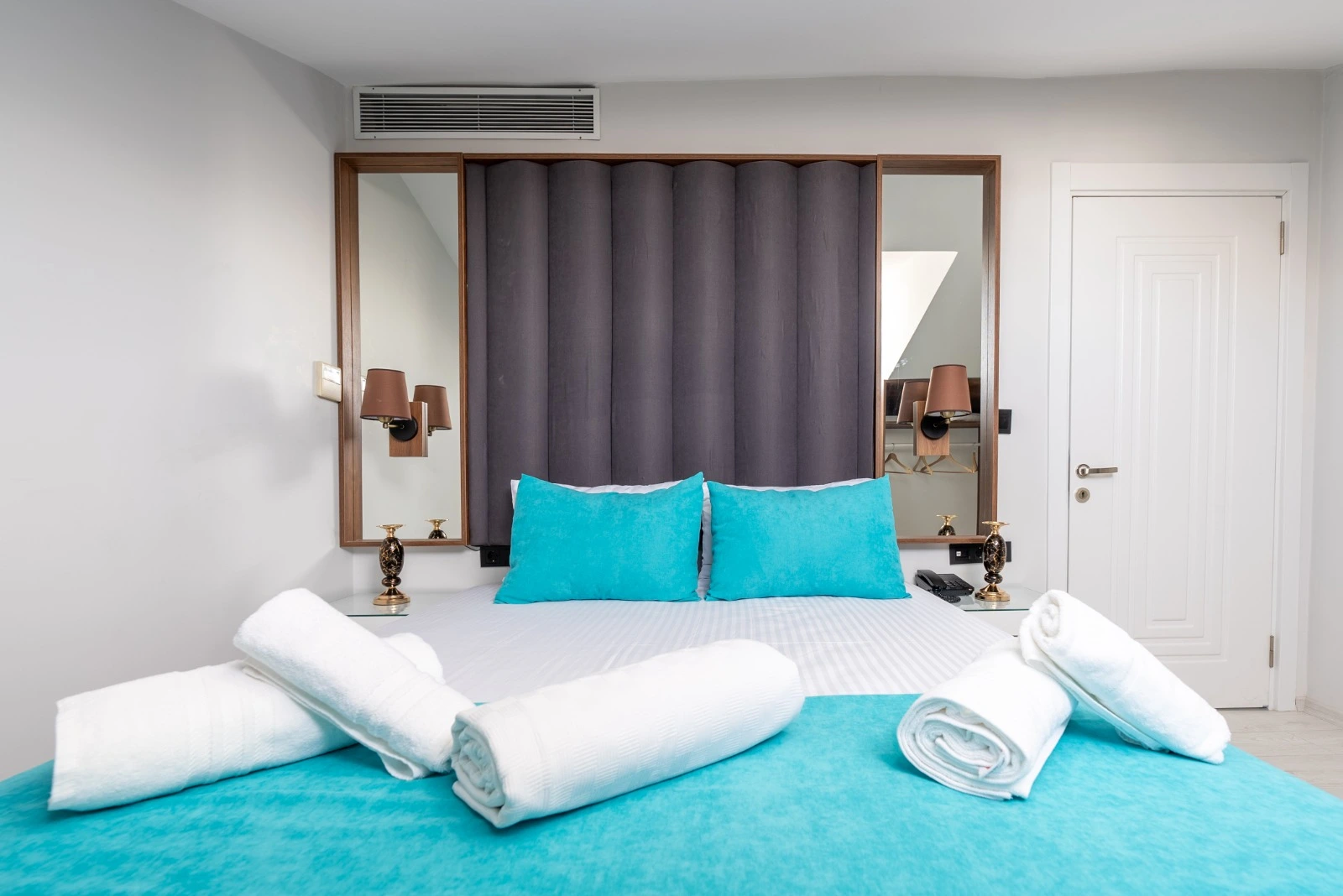 Sefaköy otel konaklama, WP White Palace Hotel Küçükçekmece